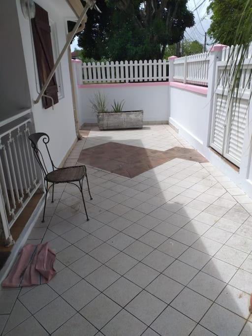Maison Creole Chaleureuse Avec Stationnement لو جوسيير المظهر الخارجي الصورة