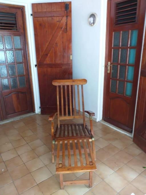 Maison Creole Chaleureuse Avec Stationnement لو جوسيير المظهر الخارجي الصورة